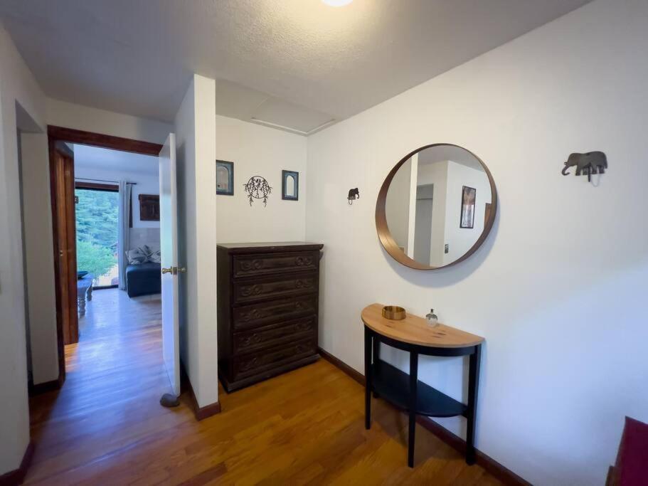 Appartamento Little House In The Redwoods With A Hot Tub! Garberville Esterno foto